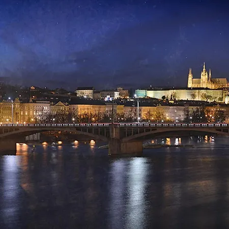 Unique In Near River Vltava * プラハ