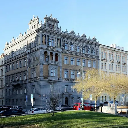 Apartment Unique In Near River Vltava Prague