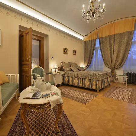 Escape By The River Apartment